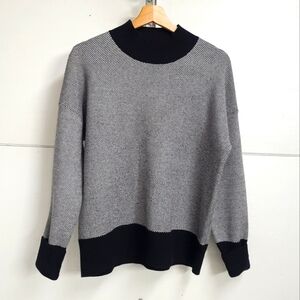 Rachel Zoe Black and White Checkered turtle Sweater, sz Large